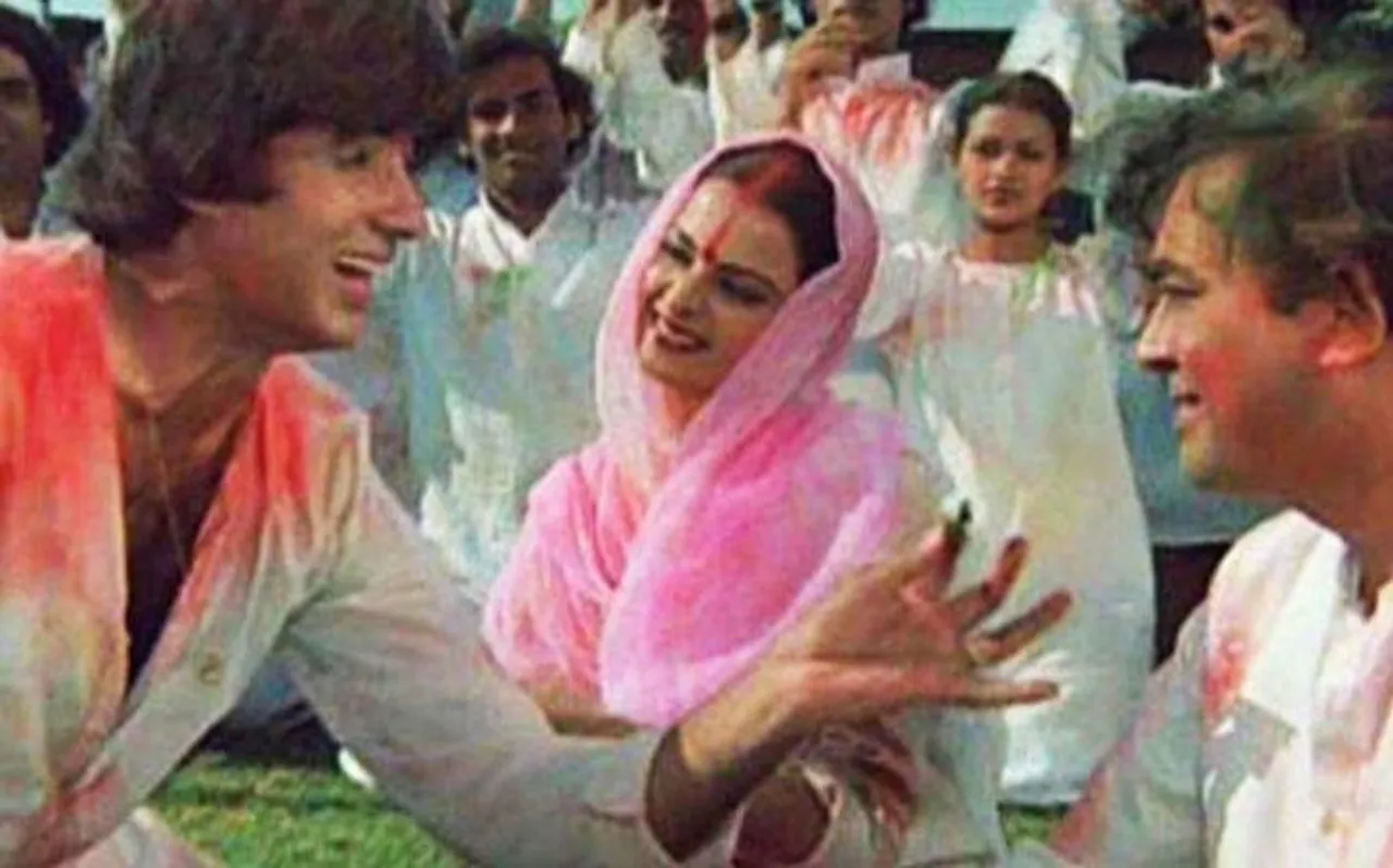 अमिताभ बच्चन और रेखा पर फिल्माए गए आइकॉनिक सॉन्ग 'रंग बरसे' से जुड़ा है ये विवाद, क्या आप जानते हैं?