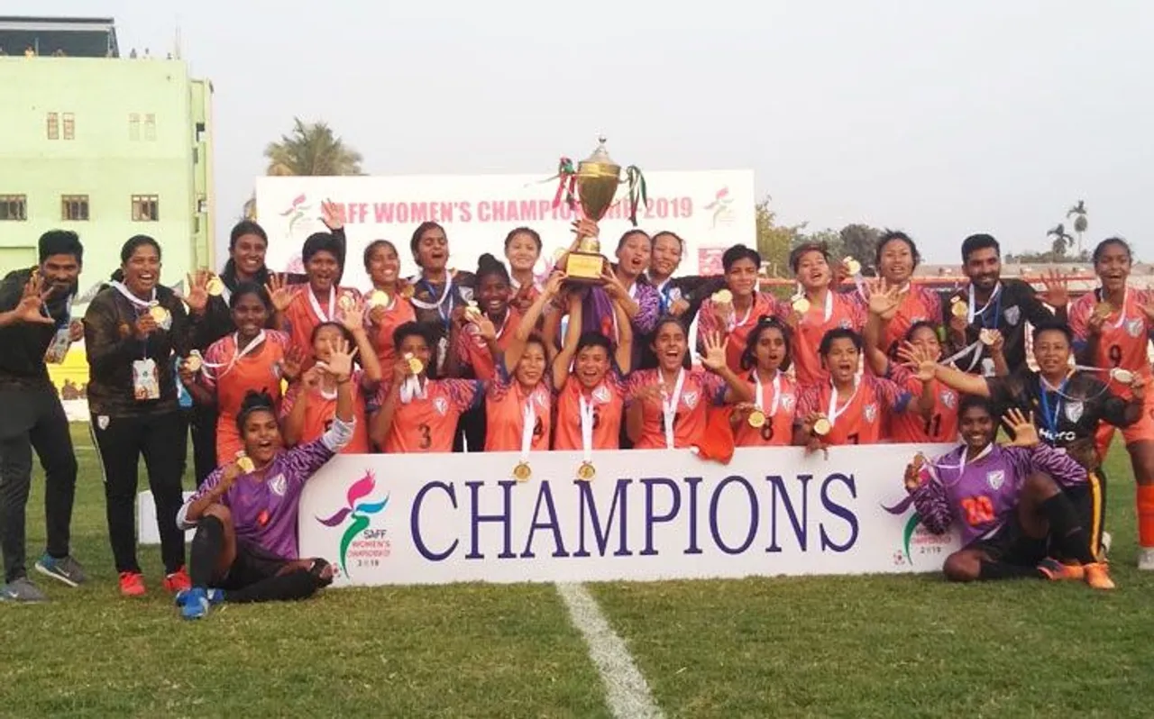 SAFF Womens Championship 2019: महिला फुटबाल टीम ने 5वीं बार जीता सैफ कप, नेपाल को 3-1 से हराया