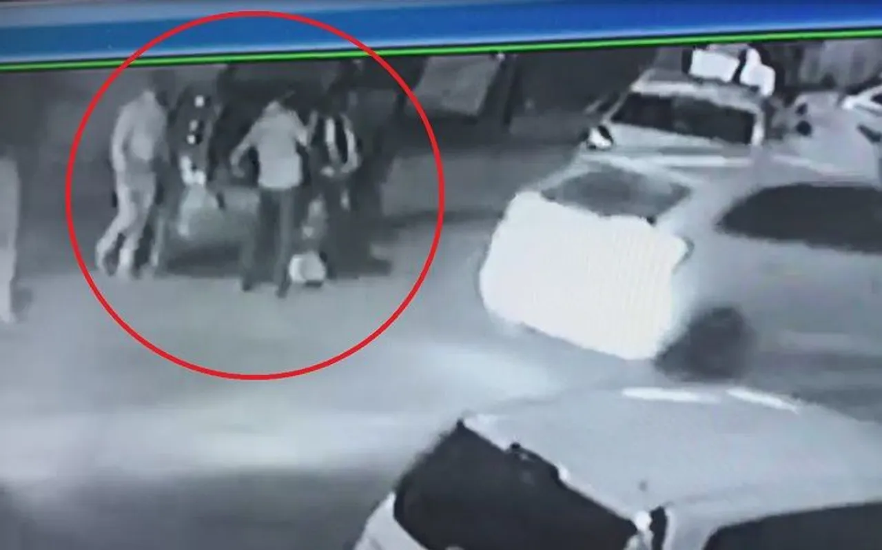 CCTV Footage: कारोबारी से 1 करोड़ 40 लाख रुपये की लूट, फिल्मी अंदाज में दिया वारदात को अंजाम