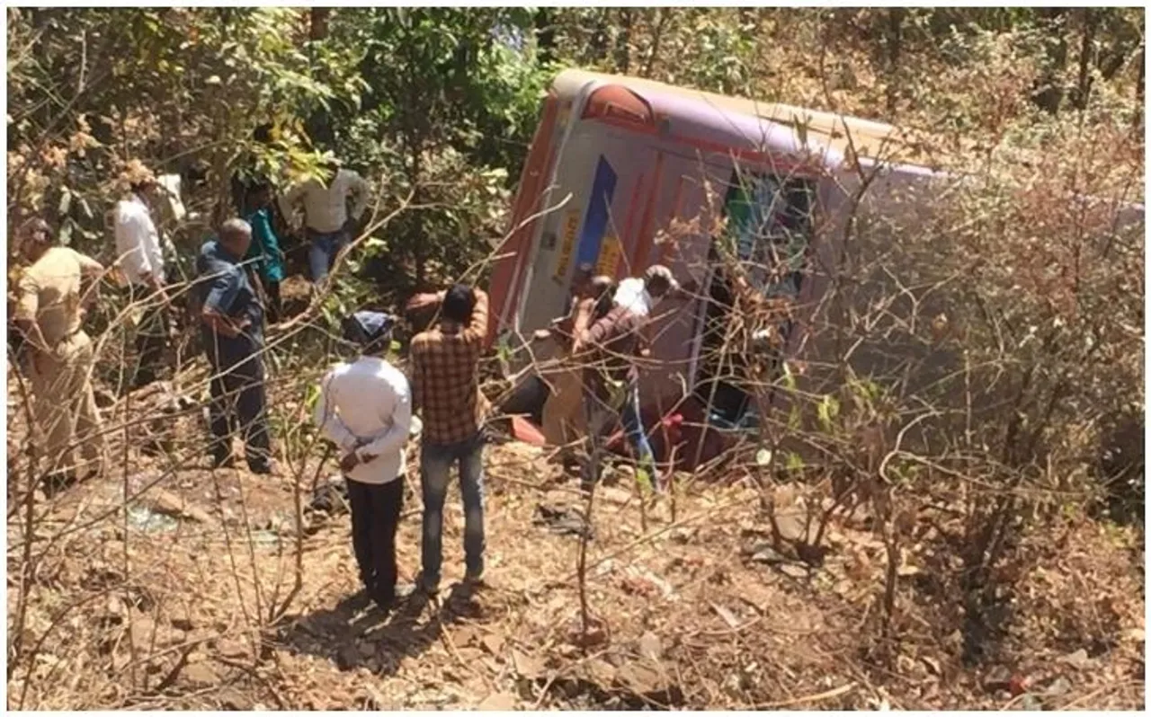 महाराष्ट्र : बस दु्र्घटना में 6 की हुई मौत, 40 घायल