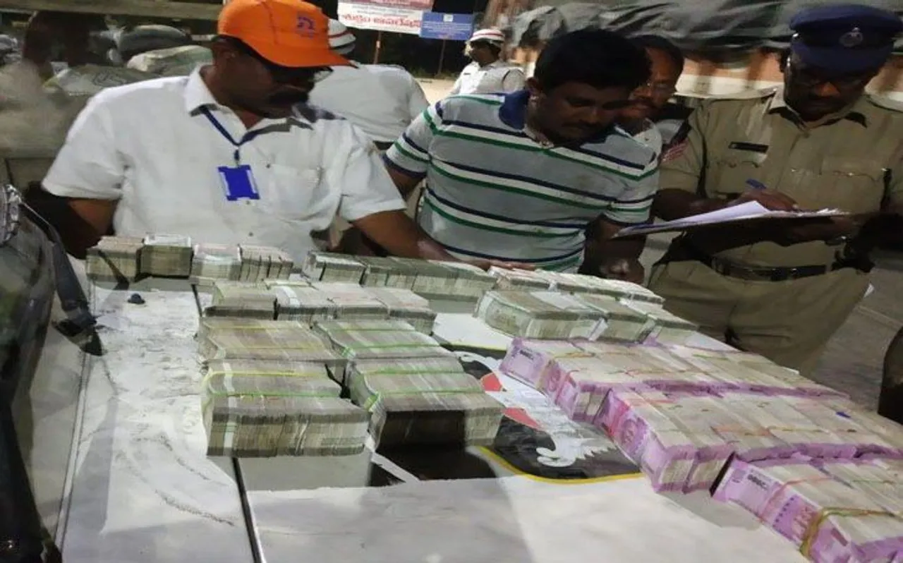 आंध्र प्रदेश : कृष्णा जिले में सीमेंट की बोरियों से भरी एक लॉरी से 1.90 करोड़ रुपये बरामद
