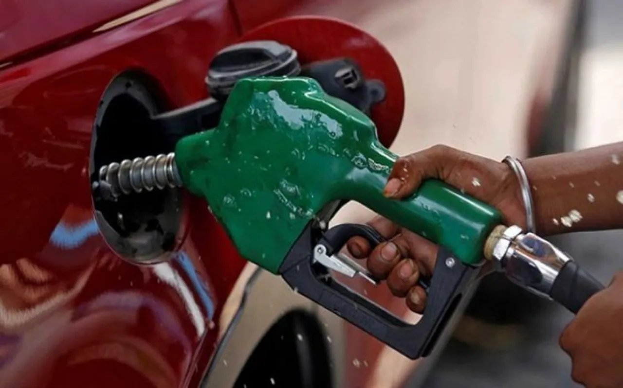 ​​​​​Petrol Price Today: डीजल हुआ महंगा, पेट्रोल के भाव में भी हल्की बढ़ोतरी