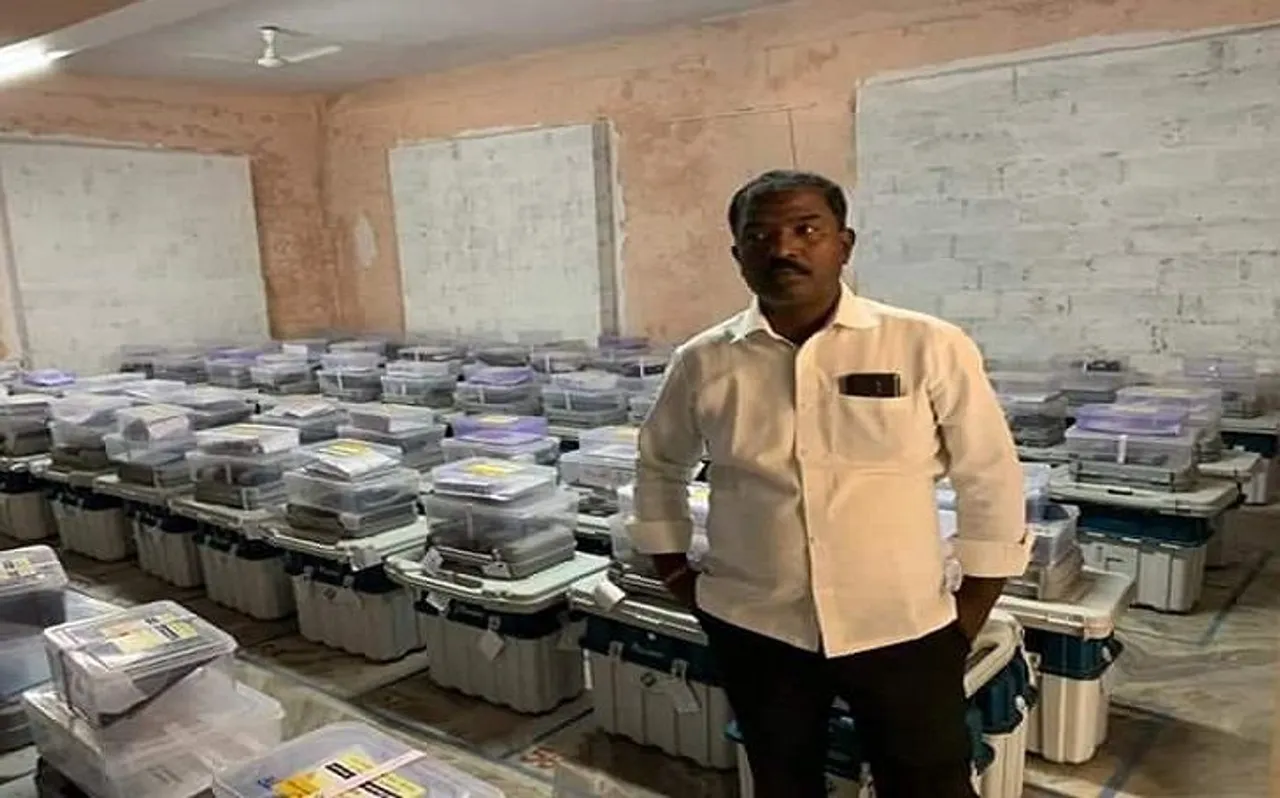 स्ट्रांग रूम में फोटो क्लिक करने पर तेलंगाना राष्ट्र समिति के नेता गिरफ्तार