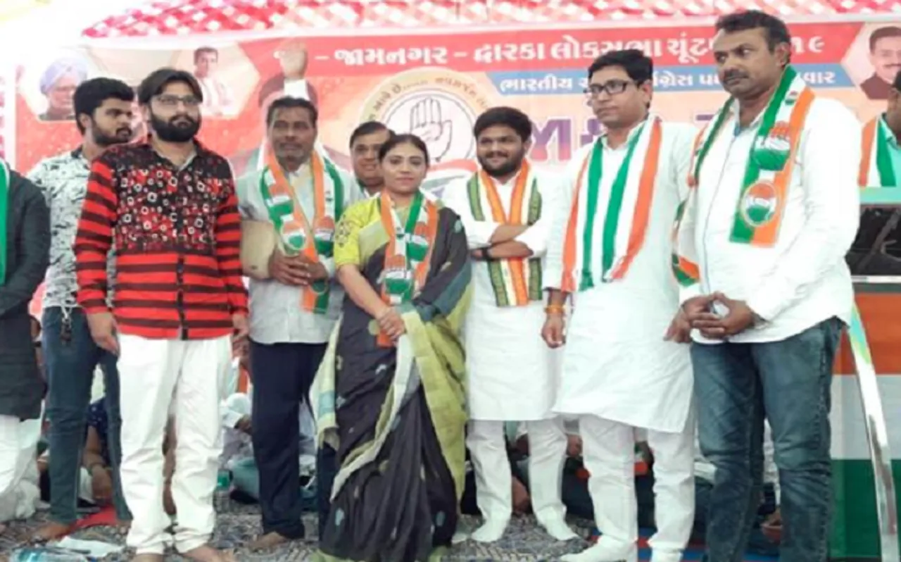 क्रिकेटर रविंद्र जड़ेजा के घर में घमासान, पिता-बहन ने की अलग 'पार्टीबंदी'