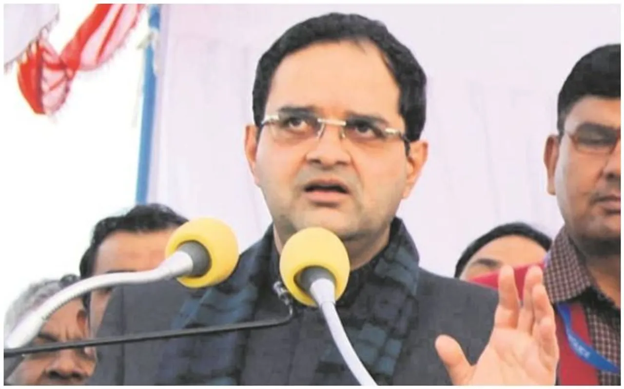 IAS की नौकरी छोड़ राजनीति में उतरे बृजेंद्र सिंह, हिसार से लड़ेंगे BJP के लिए चुनाव