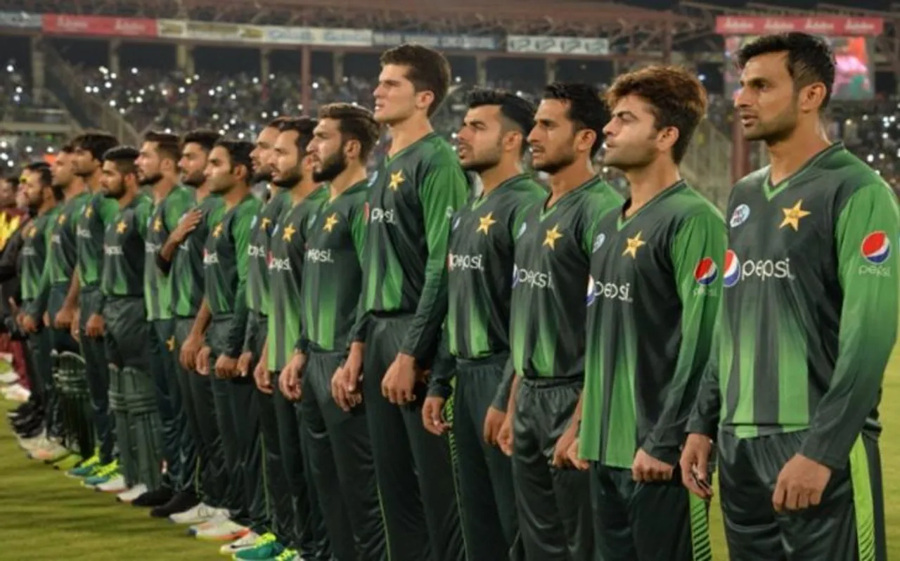 ICC CWC 2019: पाकिस्तान ने की 15 सदस्यीय टीम की घोषणा, चैंपियंस ट्रॉफी में भारत की नींद उड़ाने वाला गेंदबाज बाहर