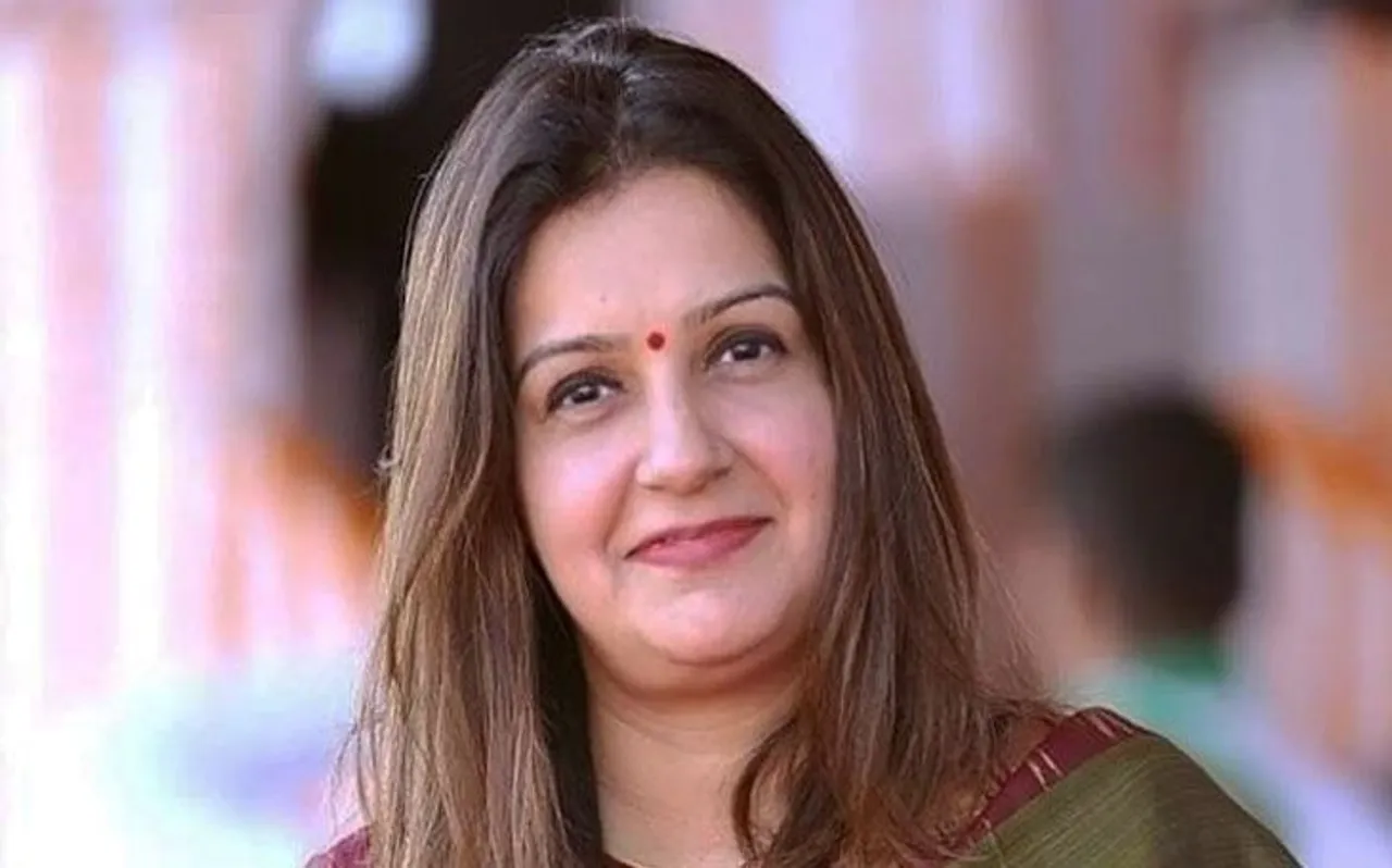 स्मृति ईरानी को लेकर जब प्रियंका चतुर्वेदी से पूछा गया सवाल तो कहा- गाना तो मैं गाती रहूंगी
