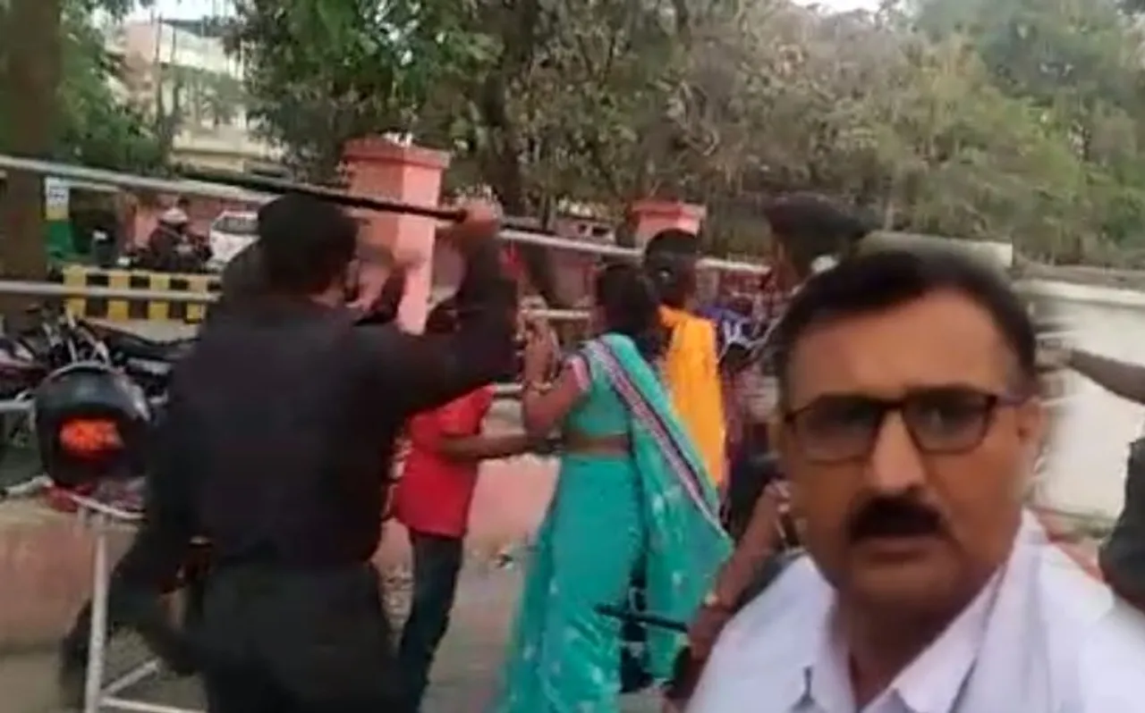 गोरखपुर: स्ट्रेचर पर पड़ी रही मां की लाश, हॉस्पिटल में बेटे को पीटते रहे गार्ड