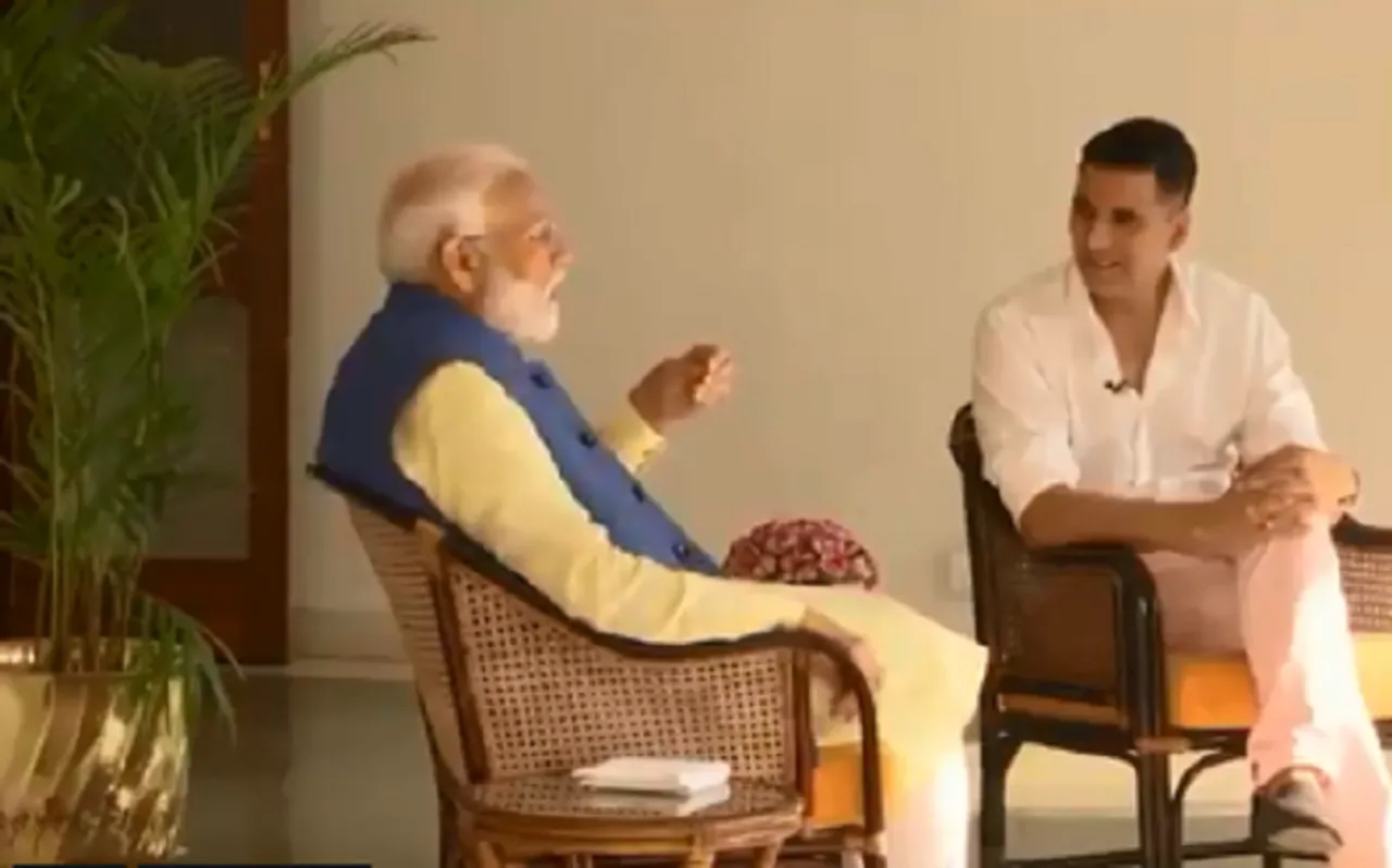 पीएम नरेंद्र मोदी के गैर-राजनीतिक इंटरव्यू के 'राजनीतिक' मायने, दिया विपक्ष के हर आरोप का जवाब
