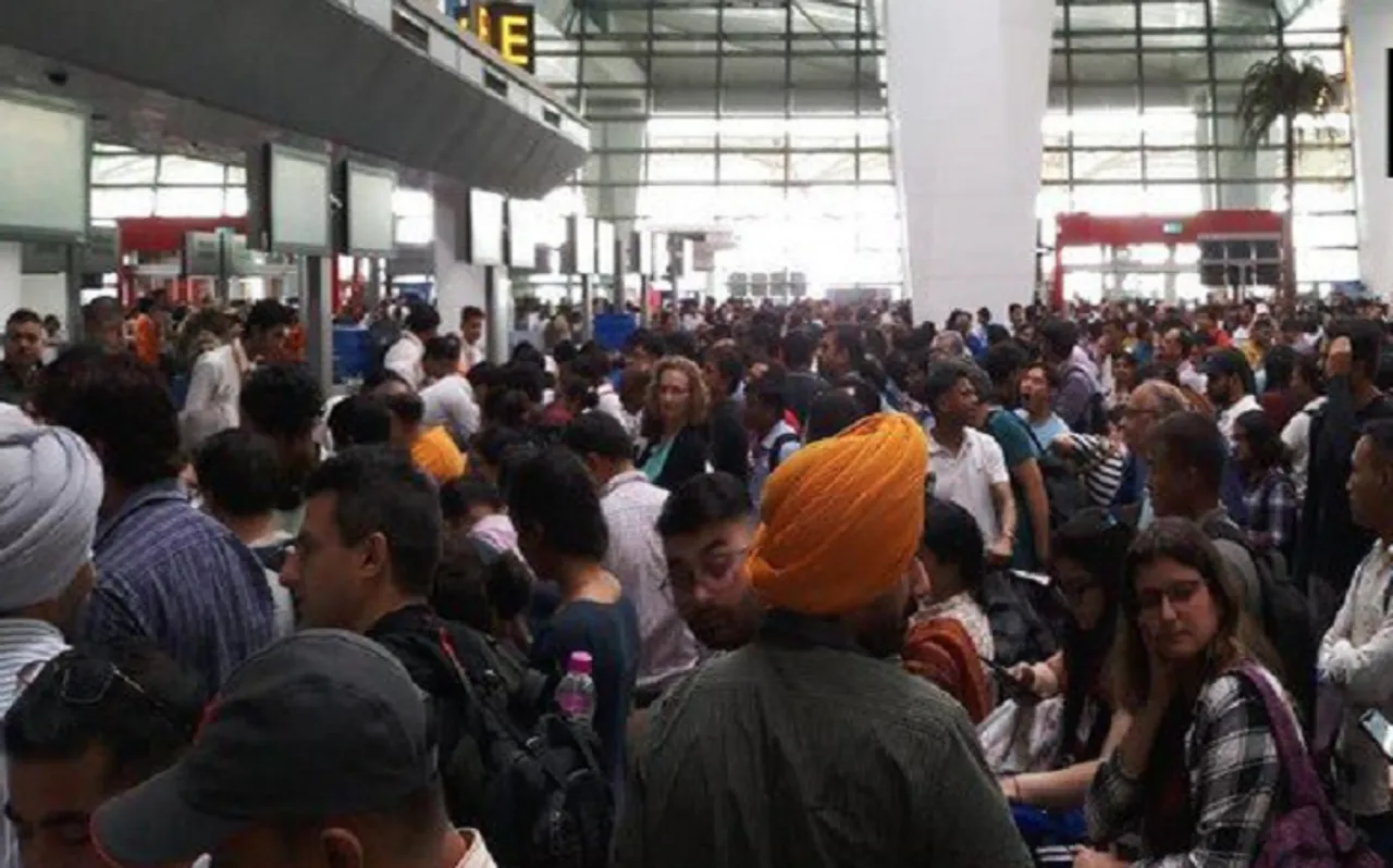 Air India की दिन भर रहेंगी उड़ानें प्रभावित, रात तक सुचारू हो सकेंगी