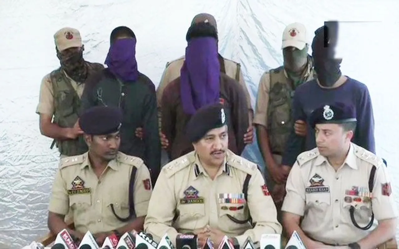 J&k: पुलिस ने जैश-ए-मोहम्मद के 3 आतंकियों को पकड़ा, हथियार भी बरामद