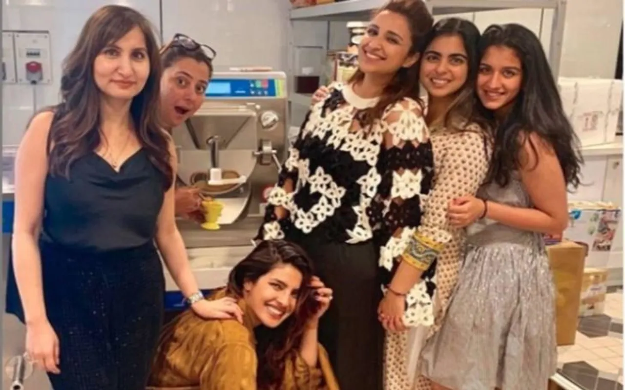 ईशा अंबानी के घर पहुंची प्रियंका चोपड़ा ने की आइसक्रीम पार्टी, इस एक्ट्रेस से कहा- तुमने मिस कर दिया