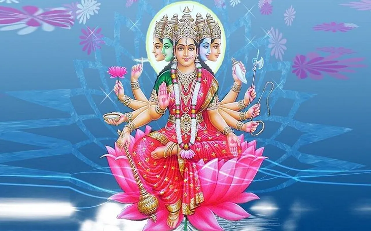 Meaning of Gaytri Mantra: सही उच्चारण से ही जागृत होता है ये मंत्र, जानें गायत्री मंत्र का सही अर्थ