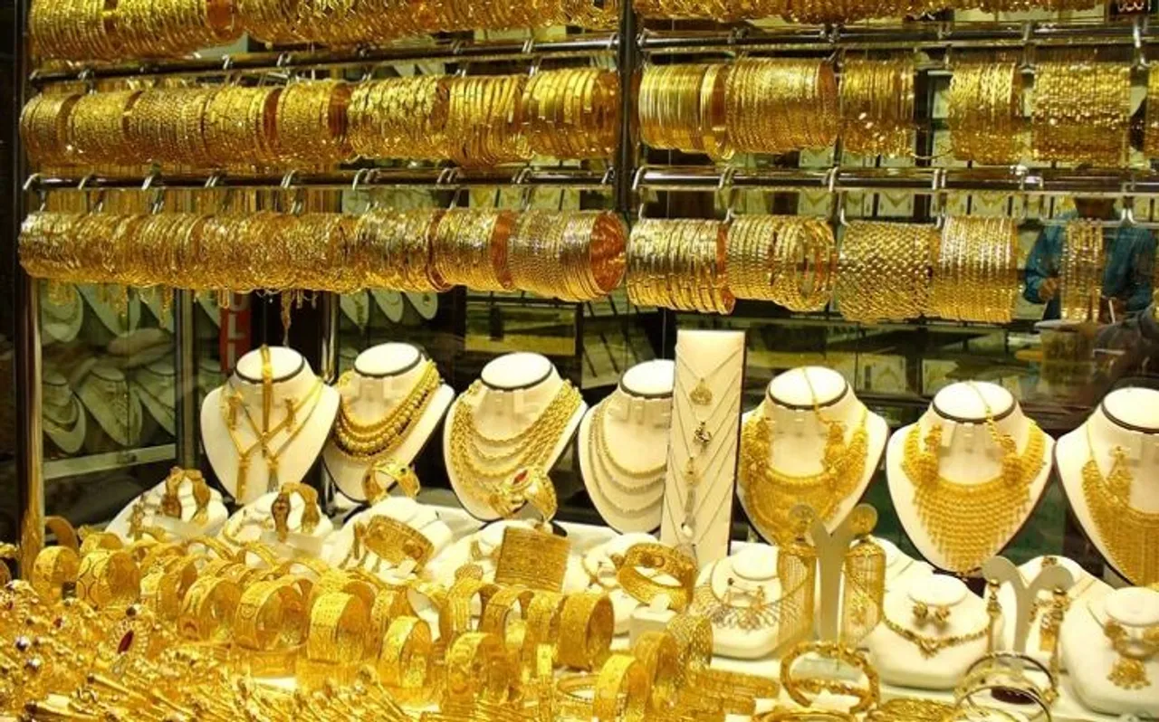 Fed के बयान के बाद सोना (Gold) में गिरावट बढ़ी, सवा दो महीने में भाव 7.5 फीसदी लुढ़का