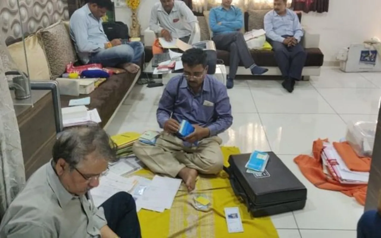 इंदौर विकास प्राधिकरण के उप अभियंता के ठिकानों पर छापा, नकदी-गहने समेत संपत्ति के दस्तावेज जब्त