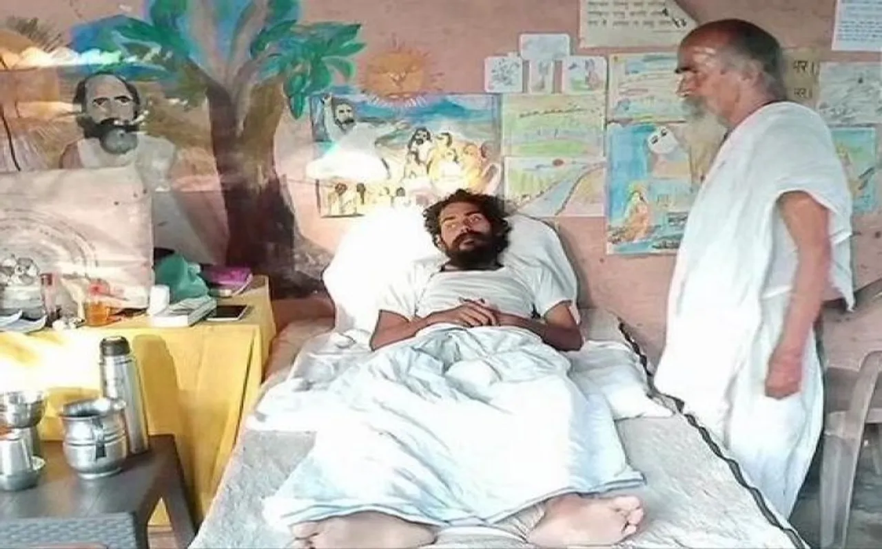स्वच्छ गंगा की मांग को लेकर अनशन पर बैठे स्वामी आत्मबोधानंद ने तोड़ा उपवास