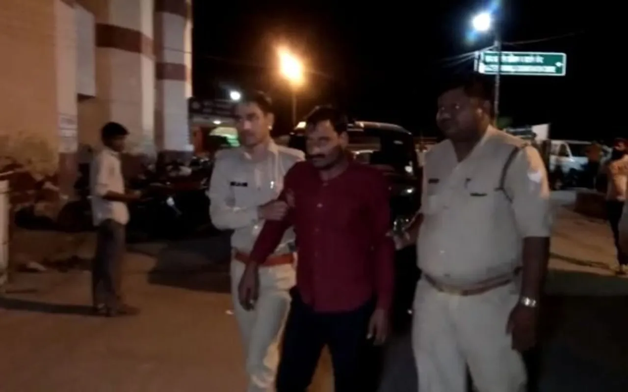 Uttar Pradesh: आगरा में पुलिस और बदमाशों के बीच मुठभेड़, दो गिरफ्तार