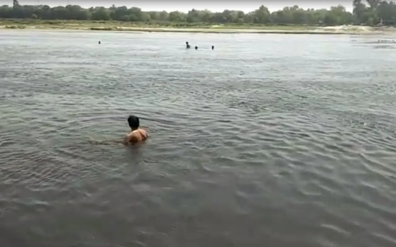नदी में नहाने गए 4 युवक डूबने लगे, लोगों ने तीन को बचाया, एक नदी में समाया