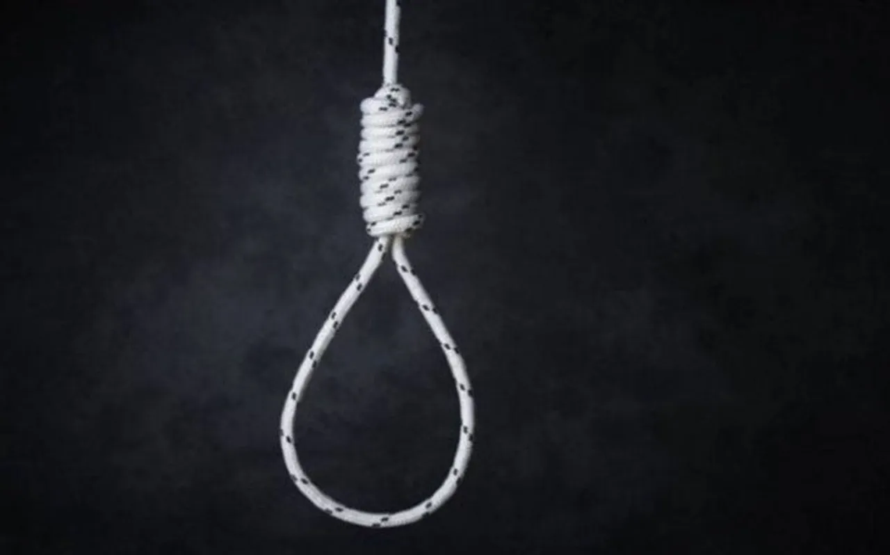 धोखाधड़ी के आरोपी ने थाने में लगाई फांसी, थाना प्रभारी समेत 5 पुलिसकर्मी सस्पेंड