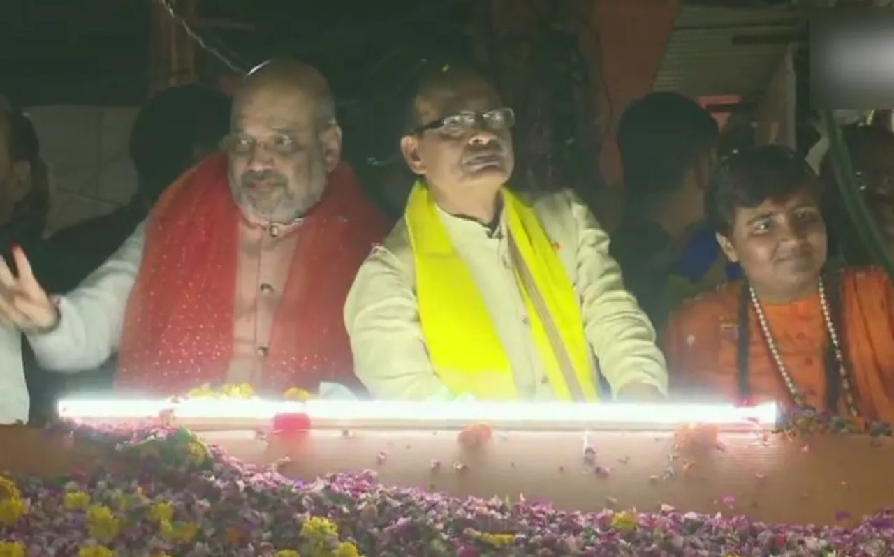 शाह ने साध्वी प्रज्ञा के समर्थन में भोपाल में रोडशो किया