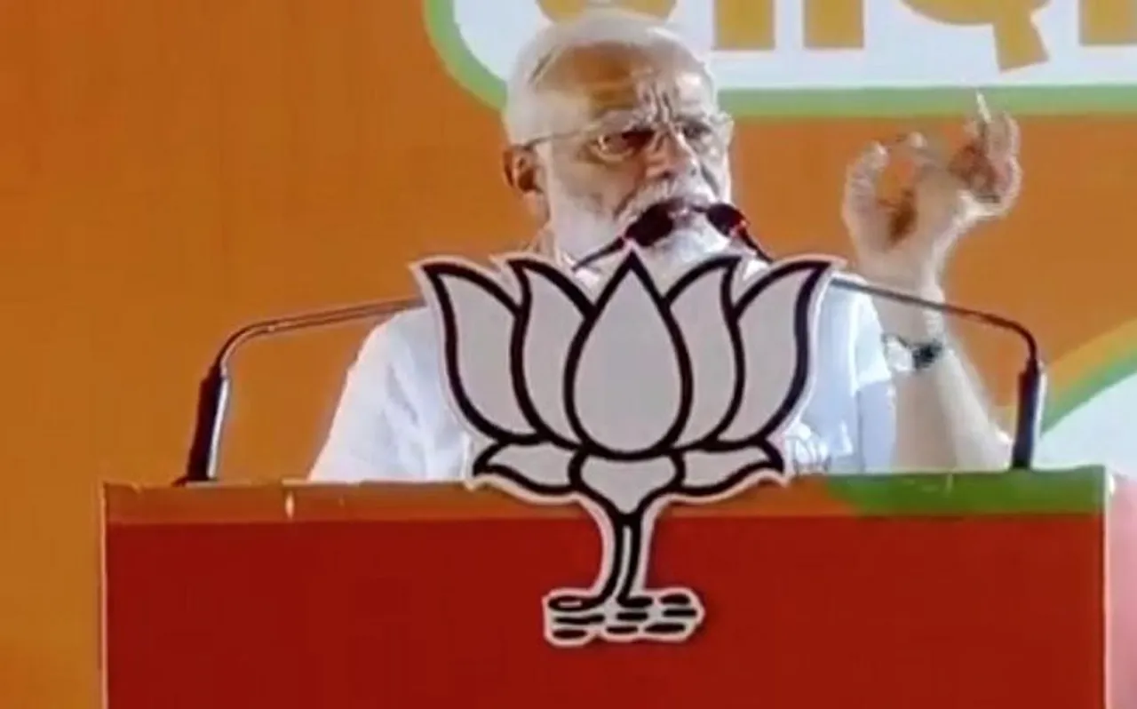 पीएम मोदी रामलीला मैदान में केजरीवाल पर जमकर बरसे, बोले- देश बदलने आए थे, खुद बदल गए