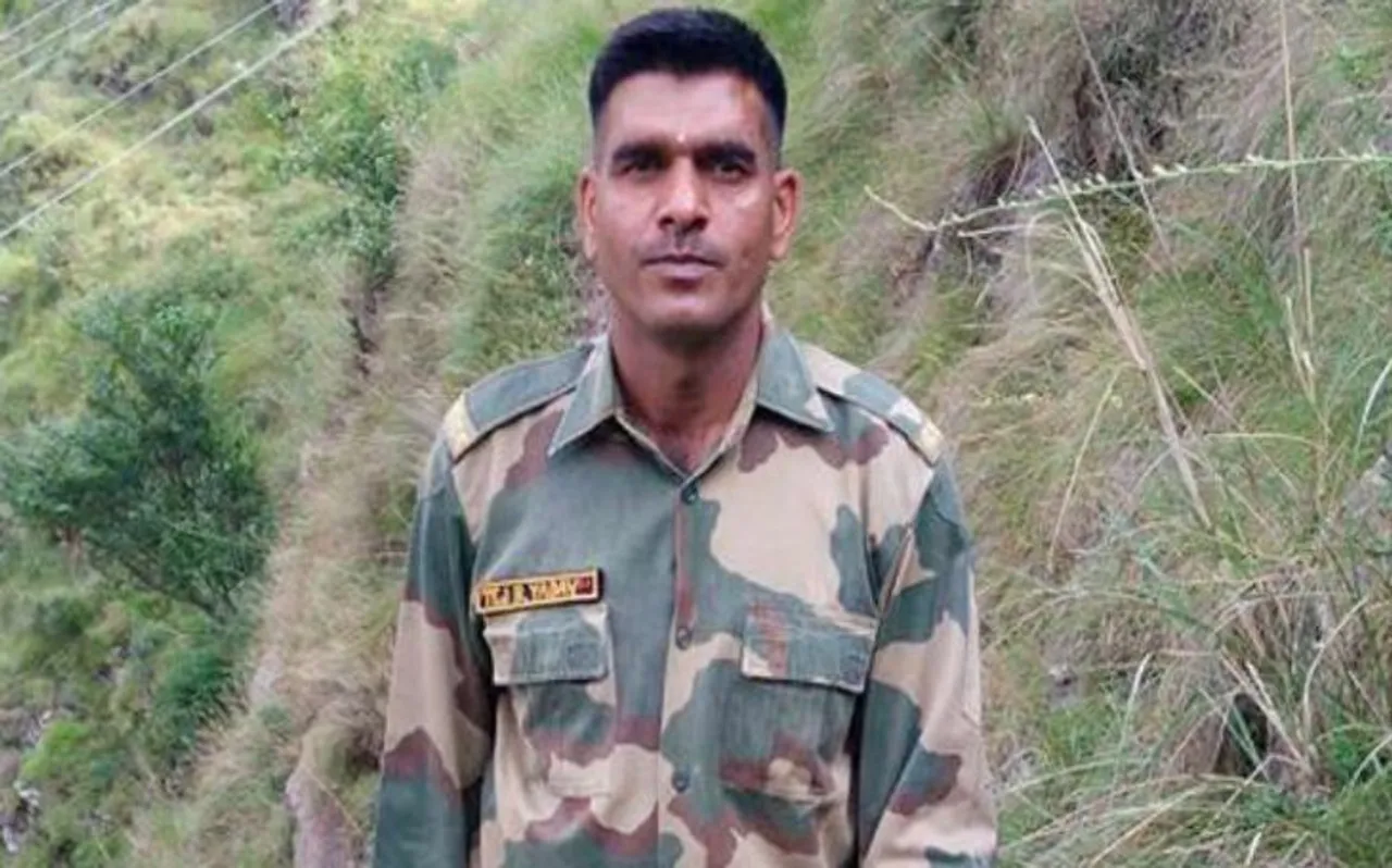 वाराणसी लोकसभा क्षेत्र से उम्मीदवारी को लेकर तेज बहादुर पहुंचे सुप्रीम कोर्ट, आज सुनवाई