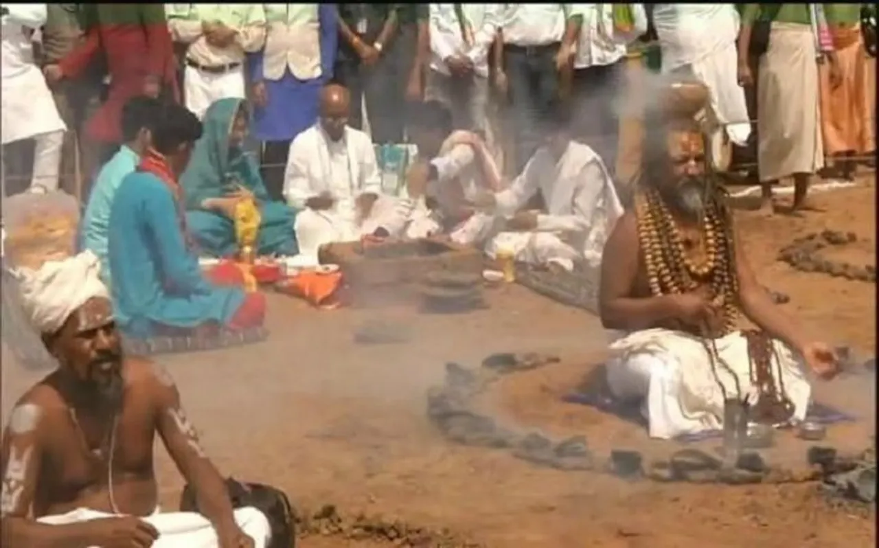 कंप्‍यूटर बाबा पर भारी पड़ गया हठ योग, चुनाव आयोग को देना होगा 24 घंटे के अंदर जवाब, दिग्‍विजय सिंह भी मुश्‍किल में