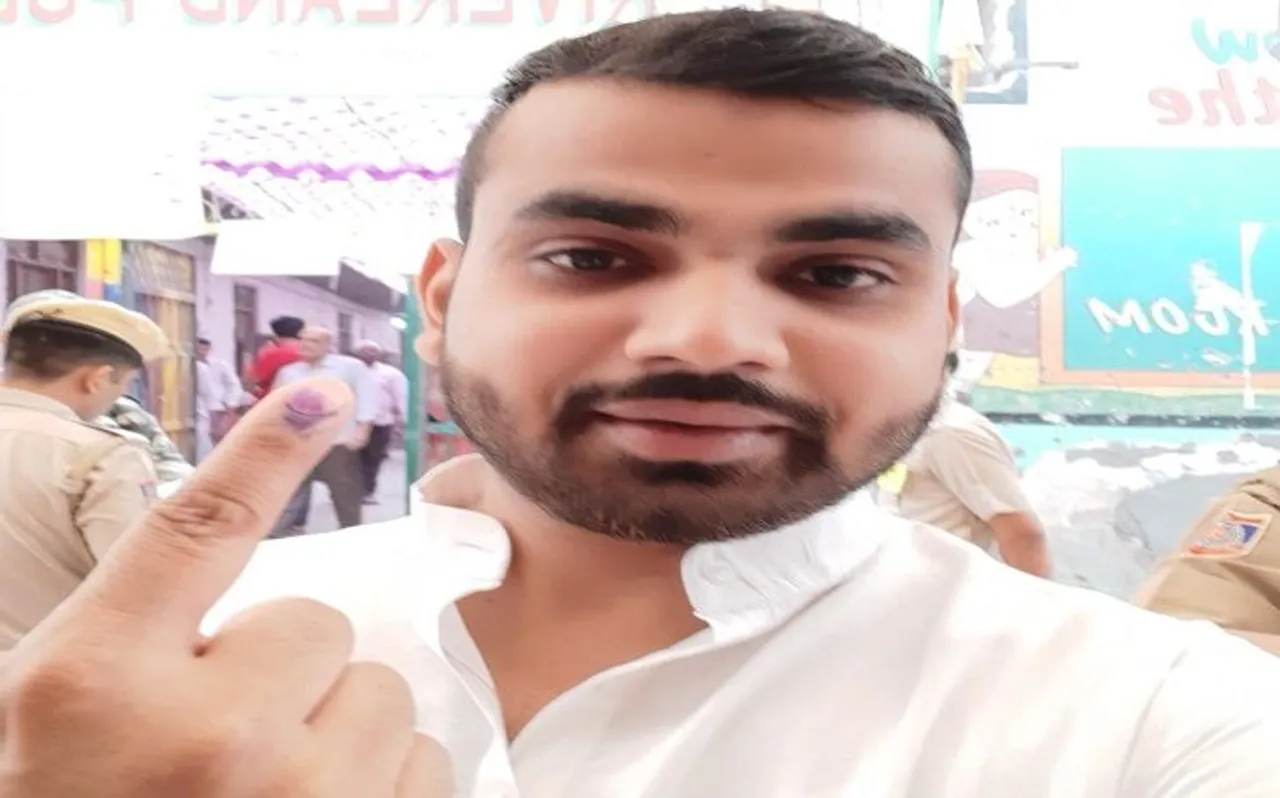 मिलिए दिल्ली के इस अनोखे वोटर से जो हर बार तोड़ देता है अपना ही रिकार्ड