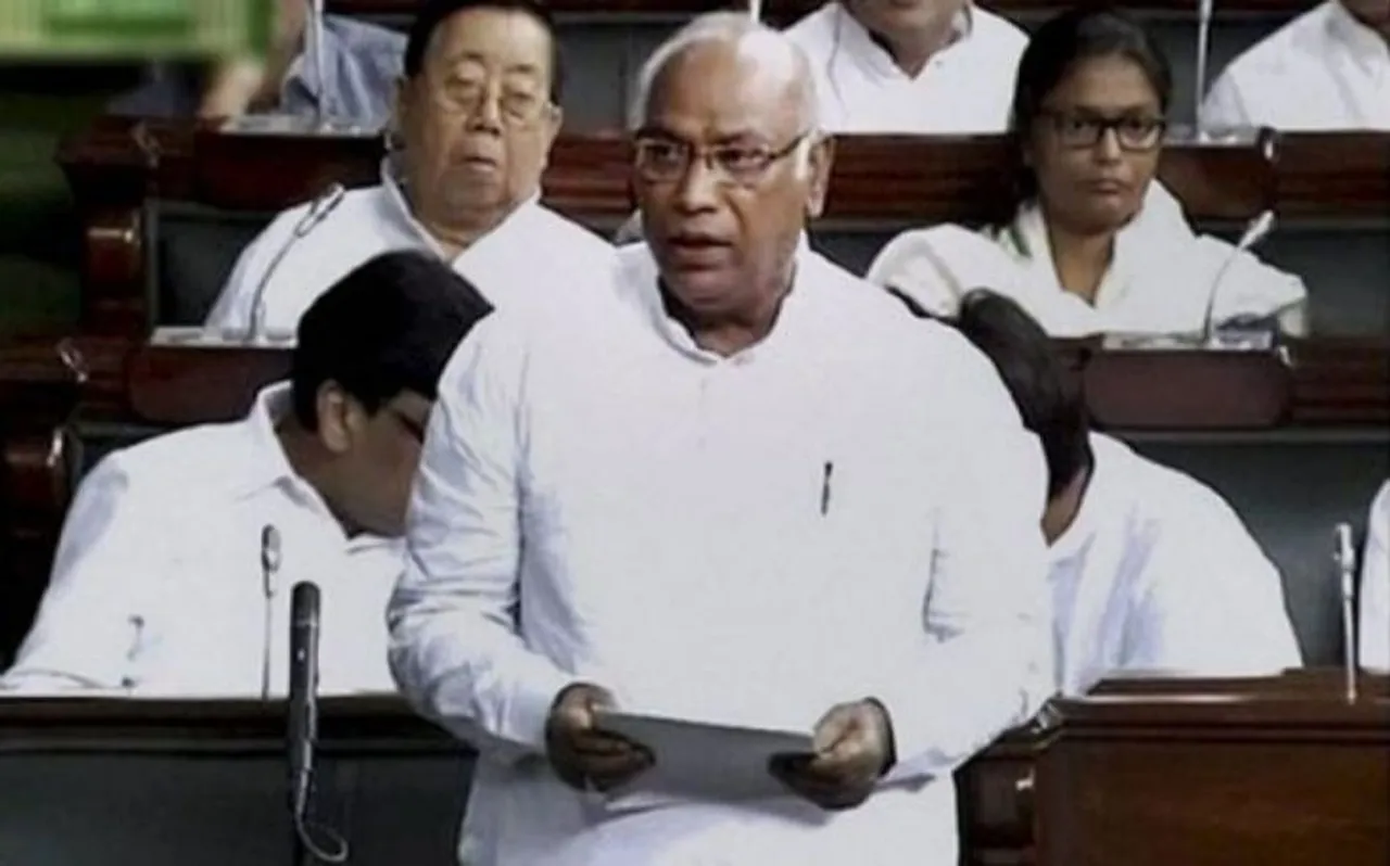 कांग्रेस नेता मल्लिकार्जुन खड़गे ने पीएम मोदी पर किया वार, दिया विवादास्पद बयान