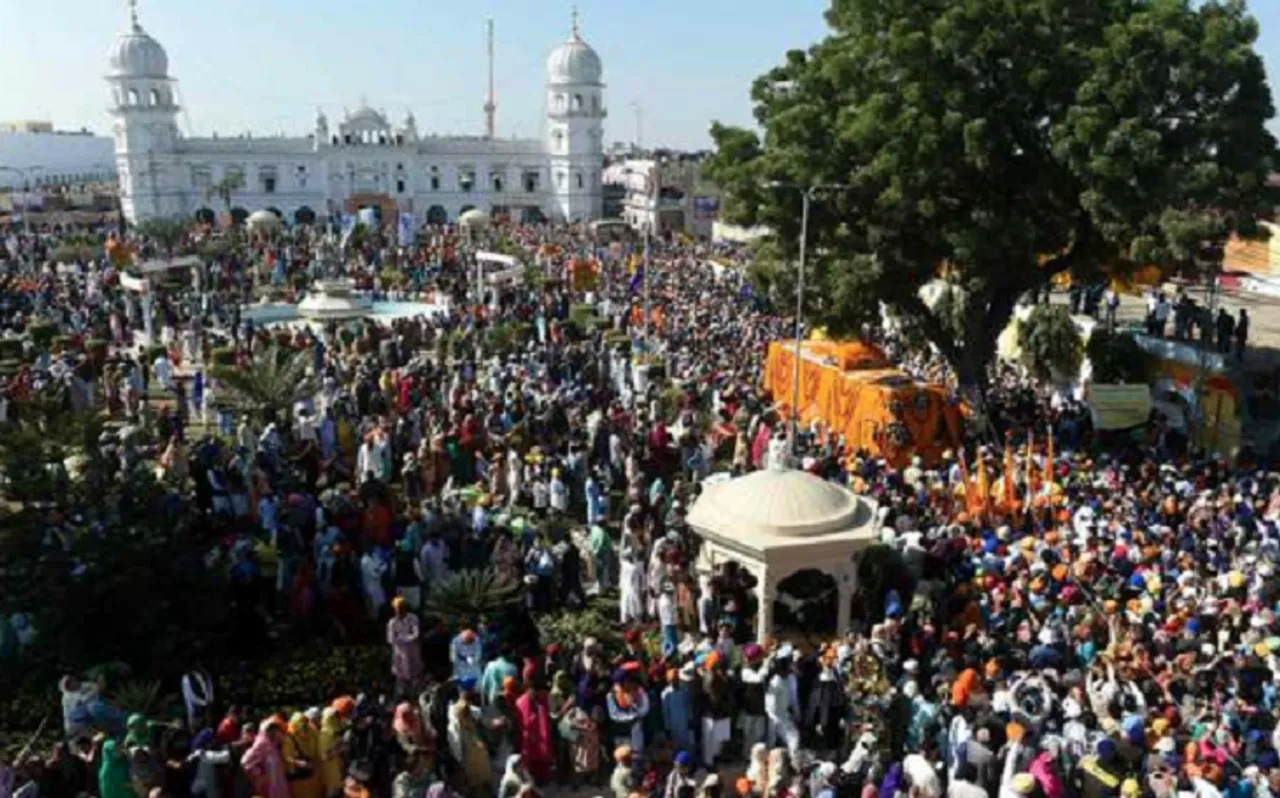 गुरु नानक देवजी की 550वीं जयंती पर पाकिस्तान में जारी होने वाले सिक्के और डाक टिकट का डिजाइन मंजूर