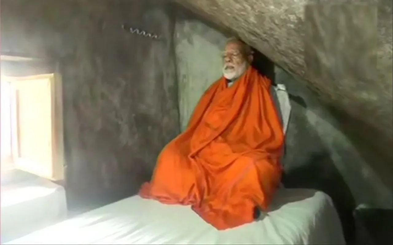 पीएम नरेंद्र मोदी के गुफा में लगाए गए ध्यान पर अशोक गहलोत ने कहा- अब तो भगवान ही जानें...