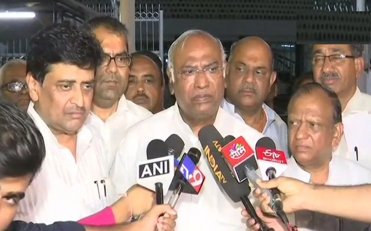 थर्ड फ्रंट पर मल्लिकार्जुन खड़गे ने कहा- हमलोग एक फ्रंट हैं, राहुल गांधी लेंगे निर्णय