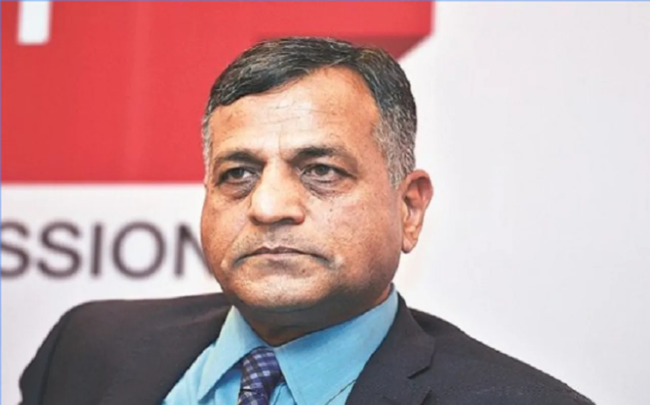 चुनाव आयुक्त अशोक लवासा की पत्नी इतने दर्जन कंपनियों के निदेशक मंडल में, जानें कैसे
