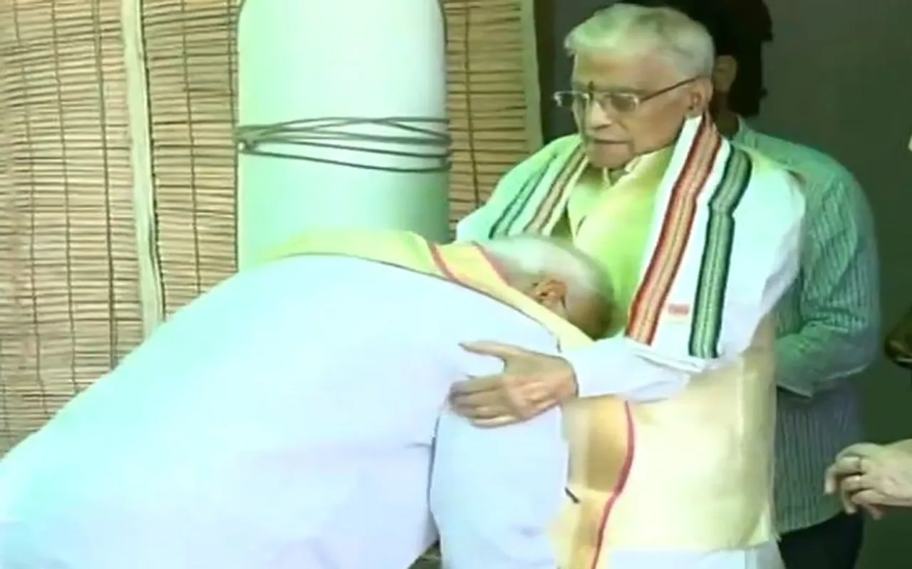 पीएम मोदी ने आडवाणी और मुरली मनोहर जोशी से की मुलाकात, जोशी बोले- जो पेड़ लगाया था, उसमें फल लगने लगे हैं