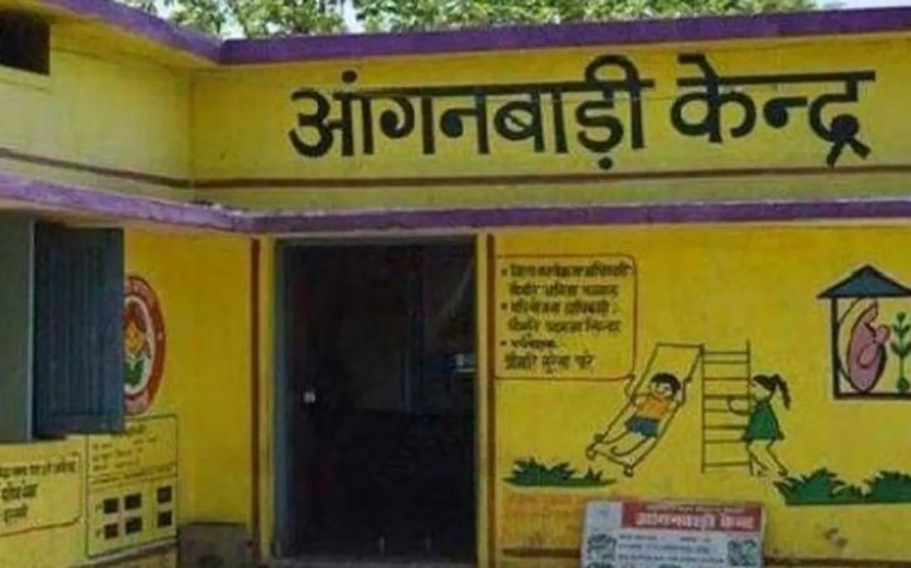 पिता जिला कलेक्टर हैं फिर भी आंगनबाड़ी में पढ़ने जाती है बेटी, राज्यपाल ने भी सराहा