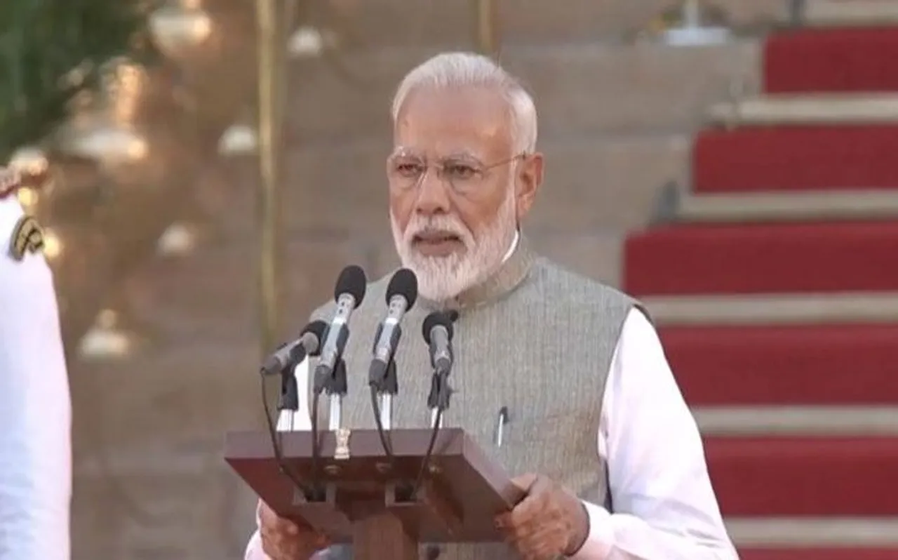 नरेंद्र मोदी दूसरी बार भारत के बने प्रधानमंत्री, राष्ट्रपति ने दिलवाई शपथ