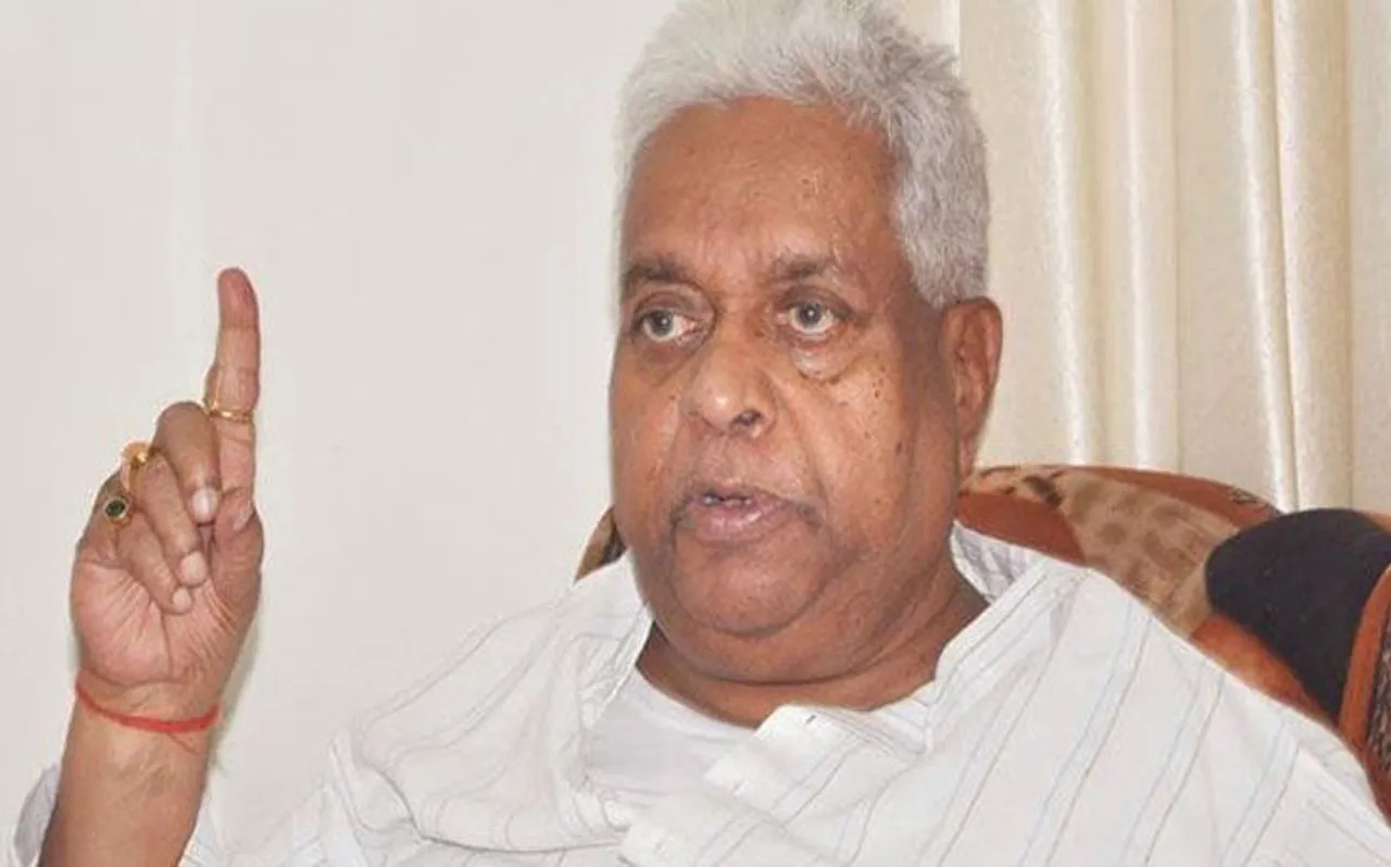 बिहार में कांग्रेस JDU को साधने की कर रही कोशिश! सदानंद सिंह ने नीतीश की तारीफ में बांधे पुल