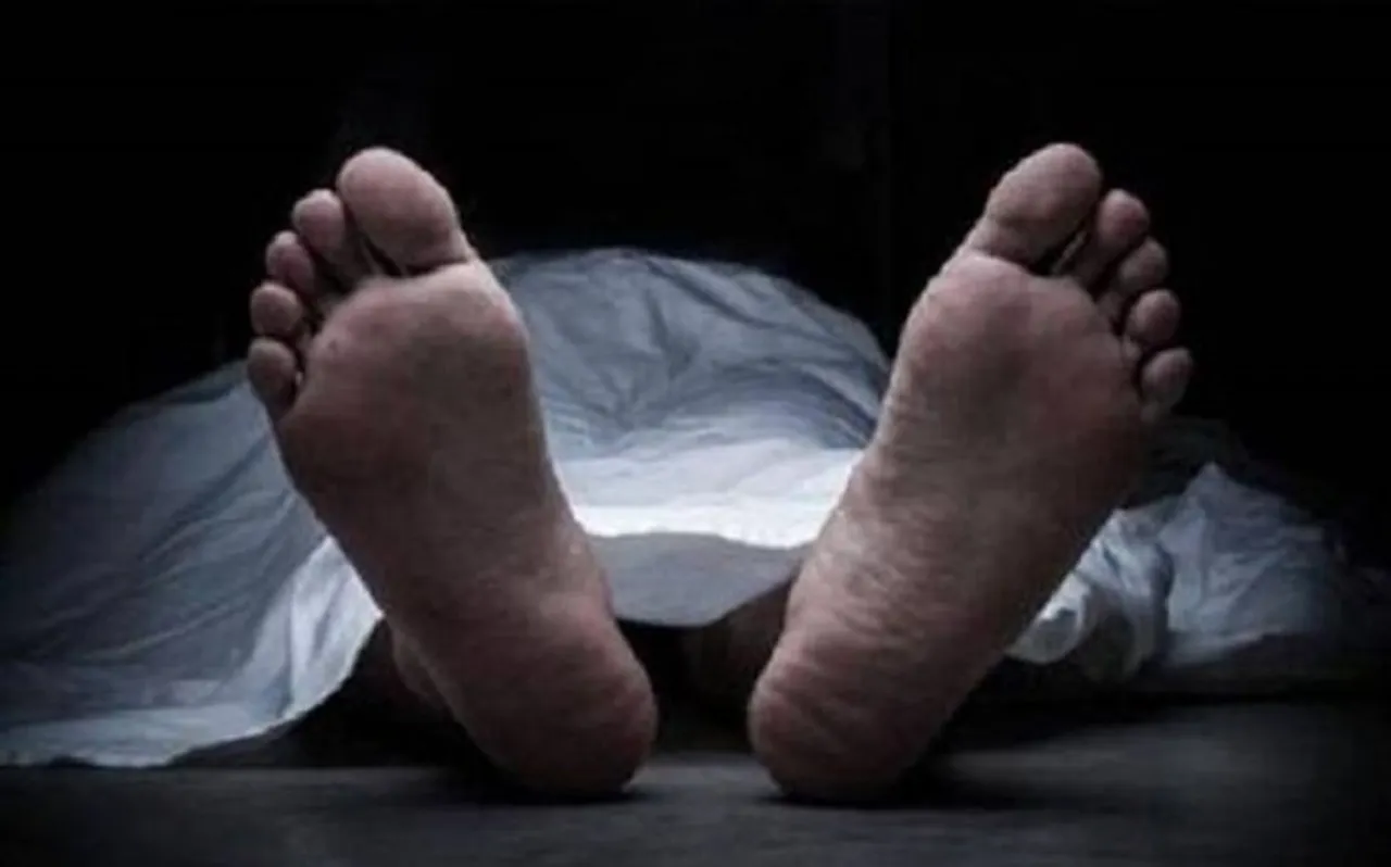 जहरीली शराब: बाराबंकी में किसी के घर से निकलीं थीं 4 अर्थियां तो किसी ने समझा बीमारी से मौत