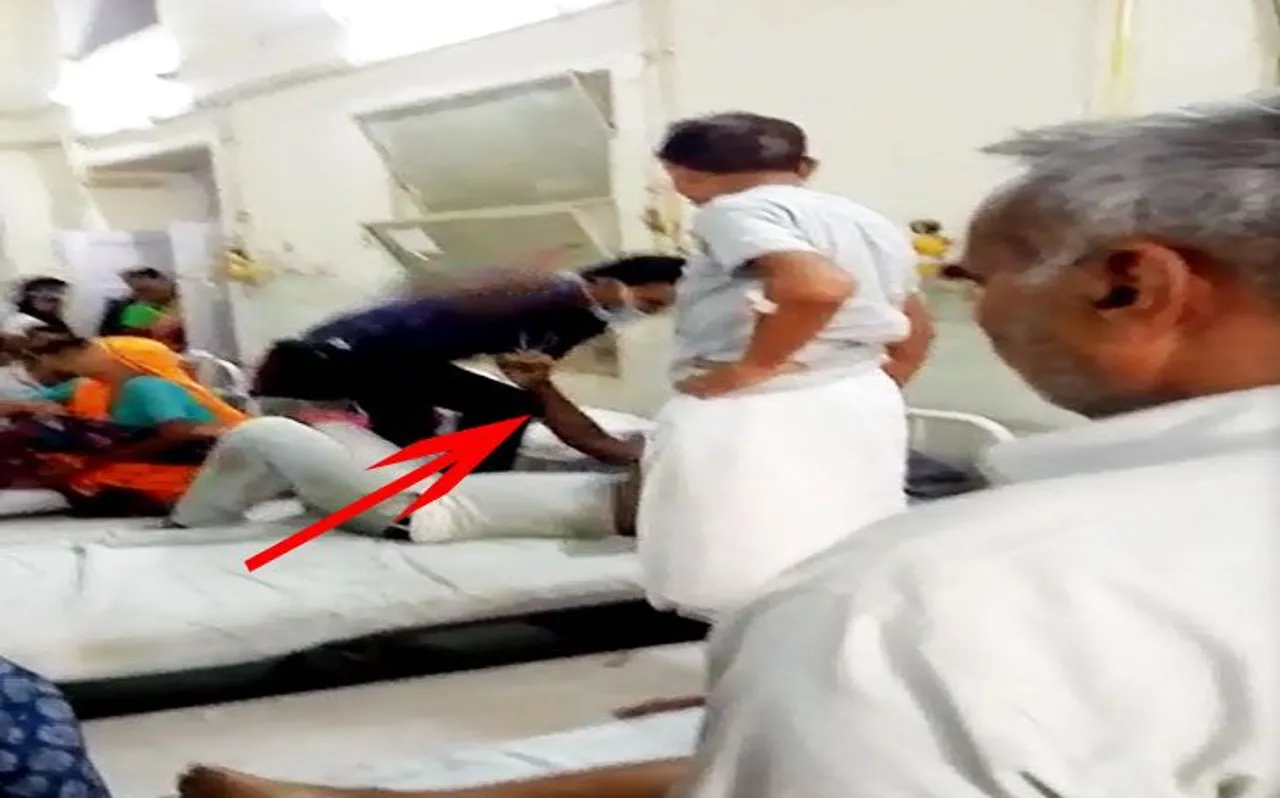 जब भगवान रूपी डॉक्टर बन गया शैतान, मरीज की कर दी धुनाई, देखें Viral Video