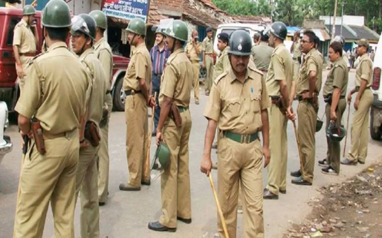 उप्र : ईद के मौके पर मंदिर का लाउडस्पीकर बंद करने को लेकर हिंसा, मूर्तियां तोड़ी, पुजारी को पीटा