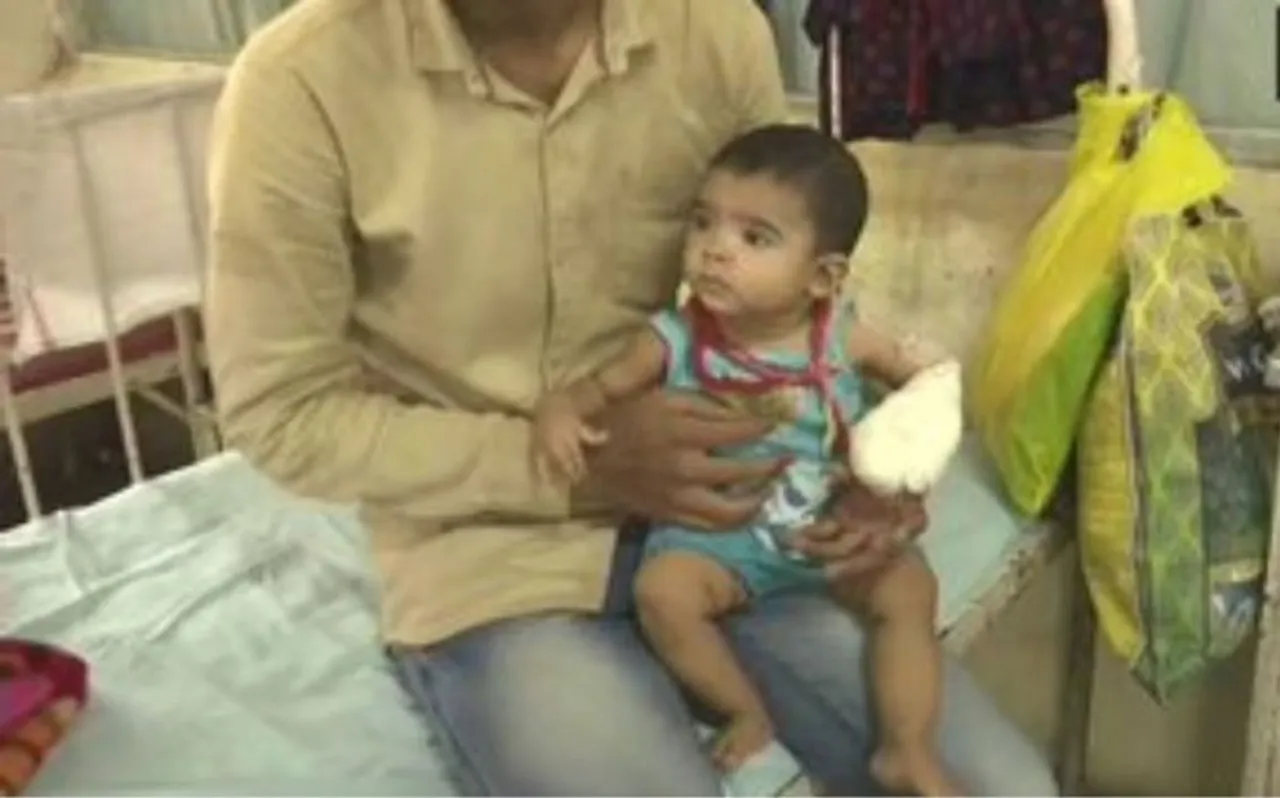 गुजरात: नर्स की बड़ी लापरवाही, पट्टी के साथ-साथ काट डाला 5 महीने की बच्ची का अंगूठा
