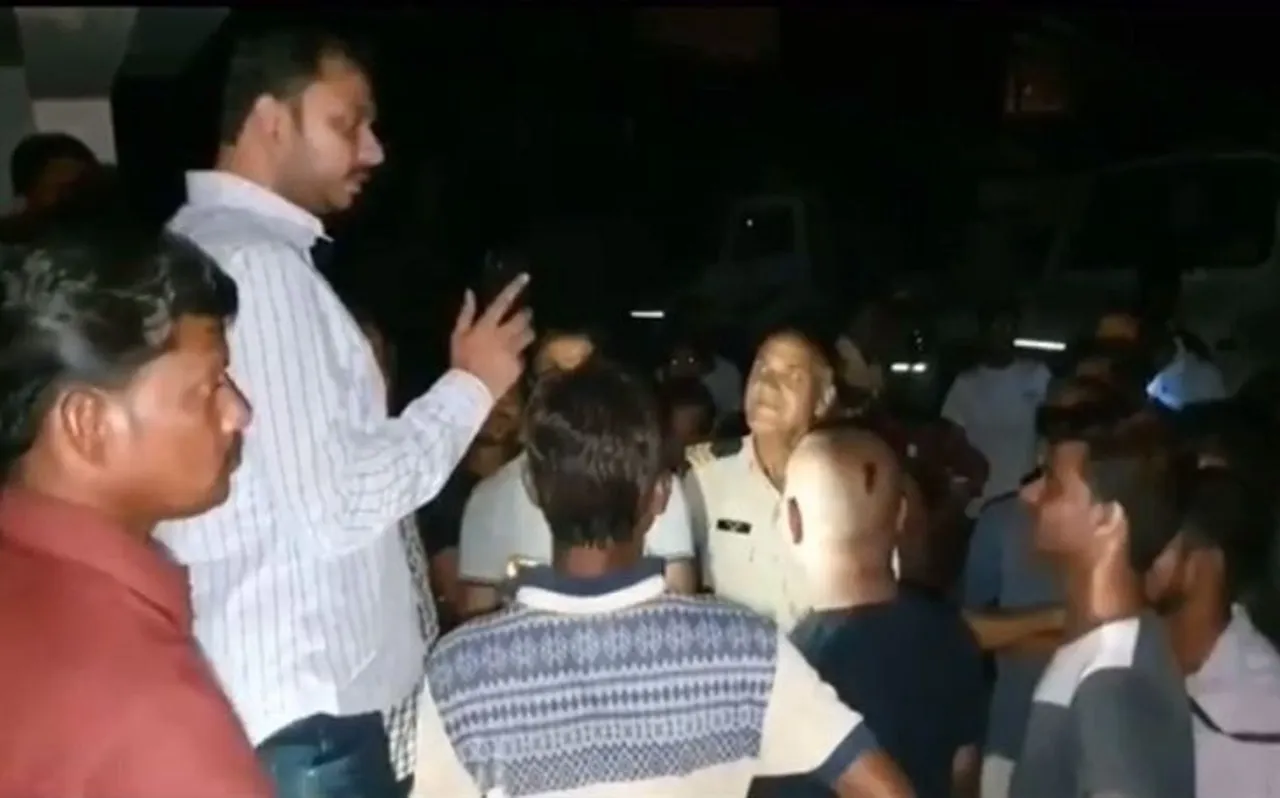 आखिर क्यों विधायक ने जनता को दी कमिश्नर को गंदा पानी पिलाने की छूट, जानिए पूरा मामला