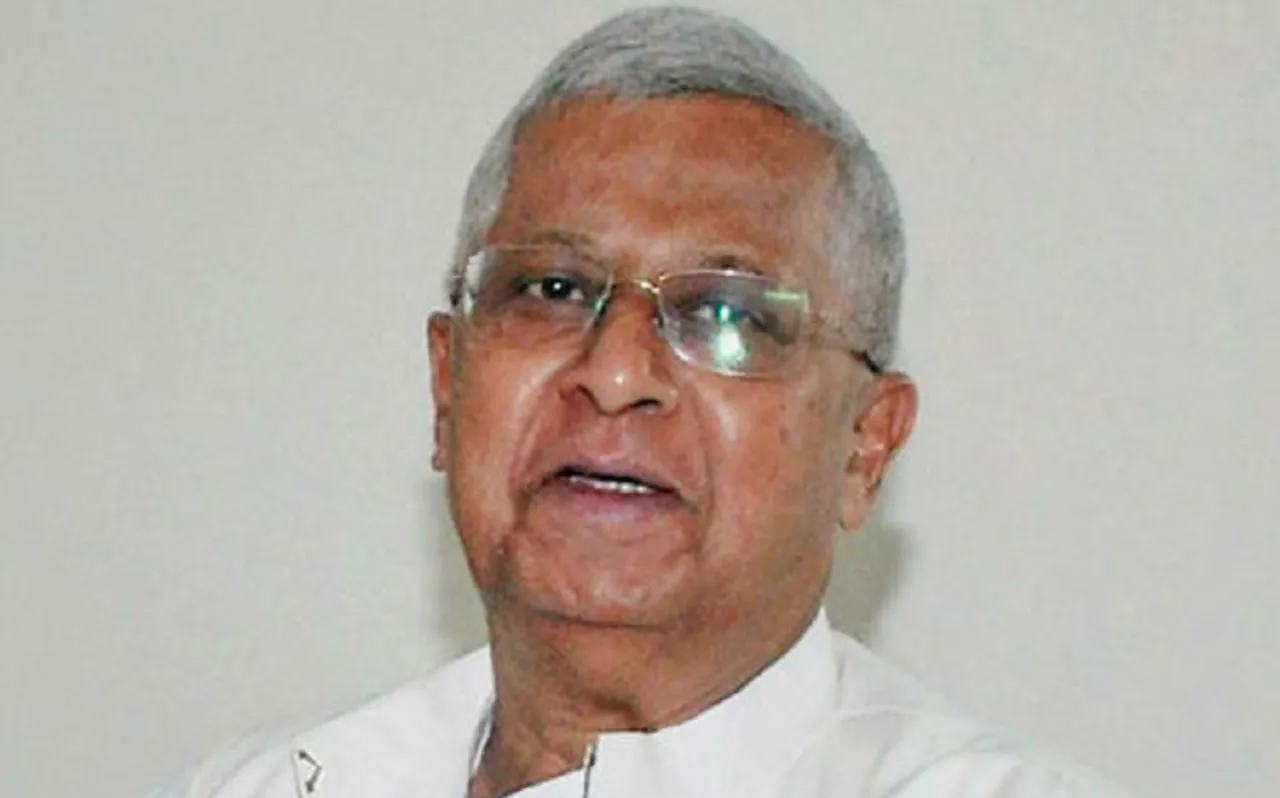 'बंगाली लड़के फर्श साफ कर रहे हैं, तो लड़किया बन रहीं बार गर्ल'