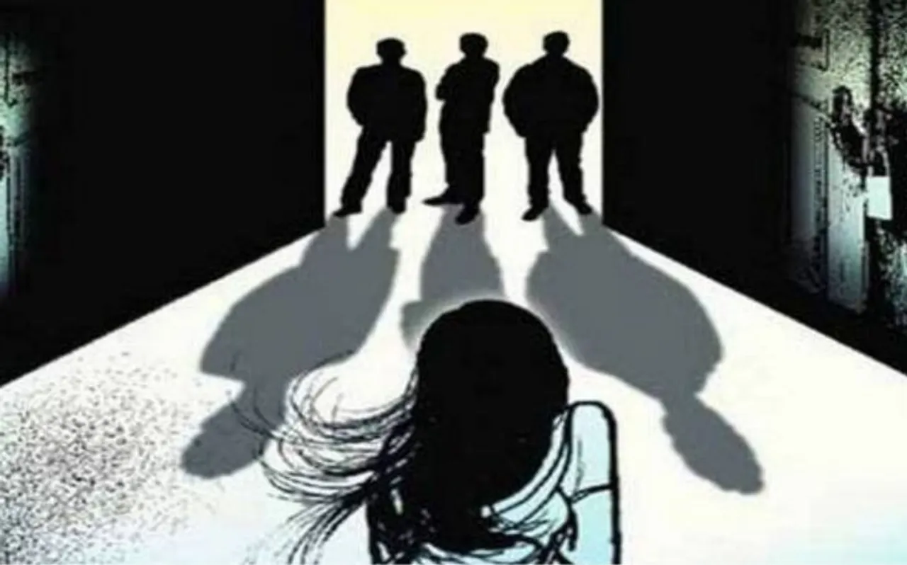 बिहार: संपत्ति के लिए फाड़ दिए महिला के कपड़े, निर्वस्त्र कर गांव में घुमाया