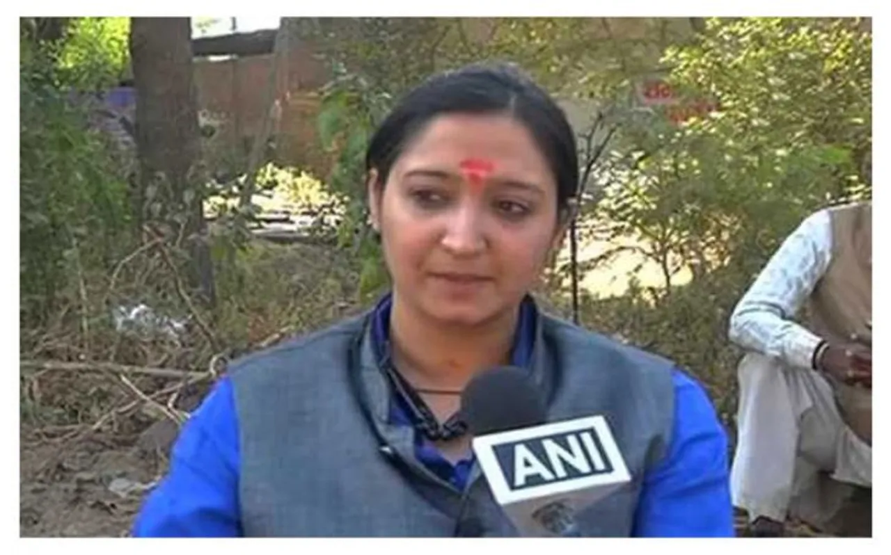जानें कौन हैं भक्ति शर्मा, अमेरिका से लौटकर बनीं सरपंच, बदल रही हैं गांव की तस्वीर