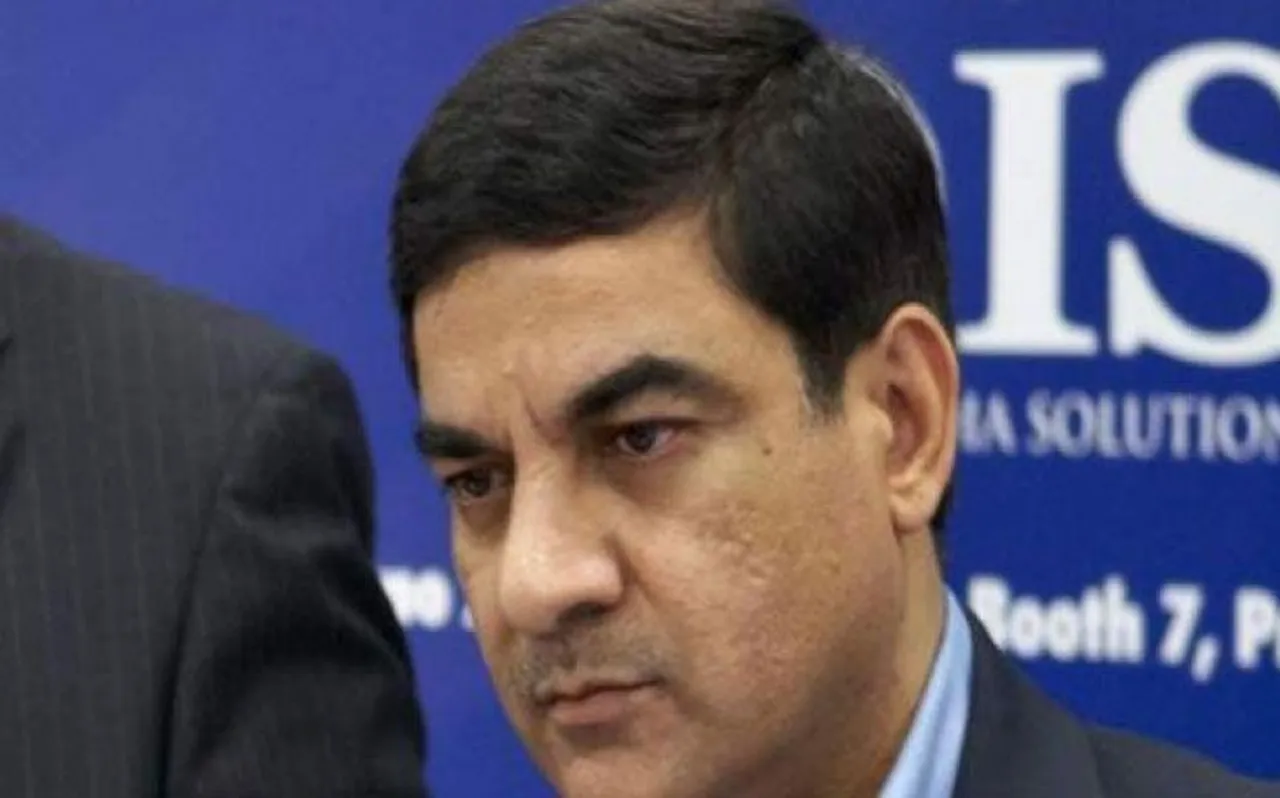 भगोड़ा हथियार विक्रेता संजय भंडारी पर शिकंजा, रक्षा मंत्रालय ने फर्म पर लगाया अनिश्चितकाल के लिए बैन