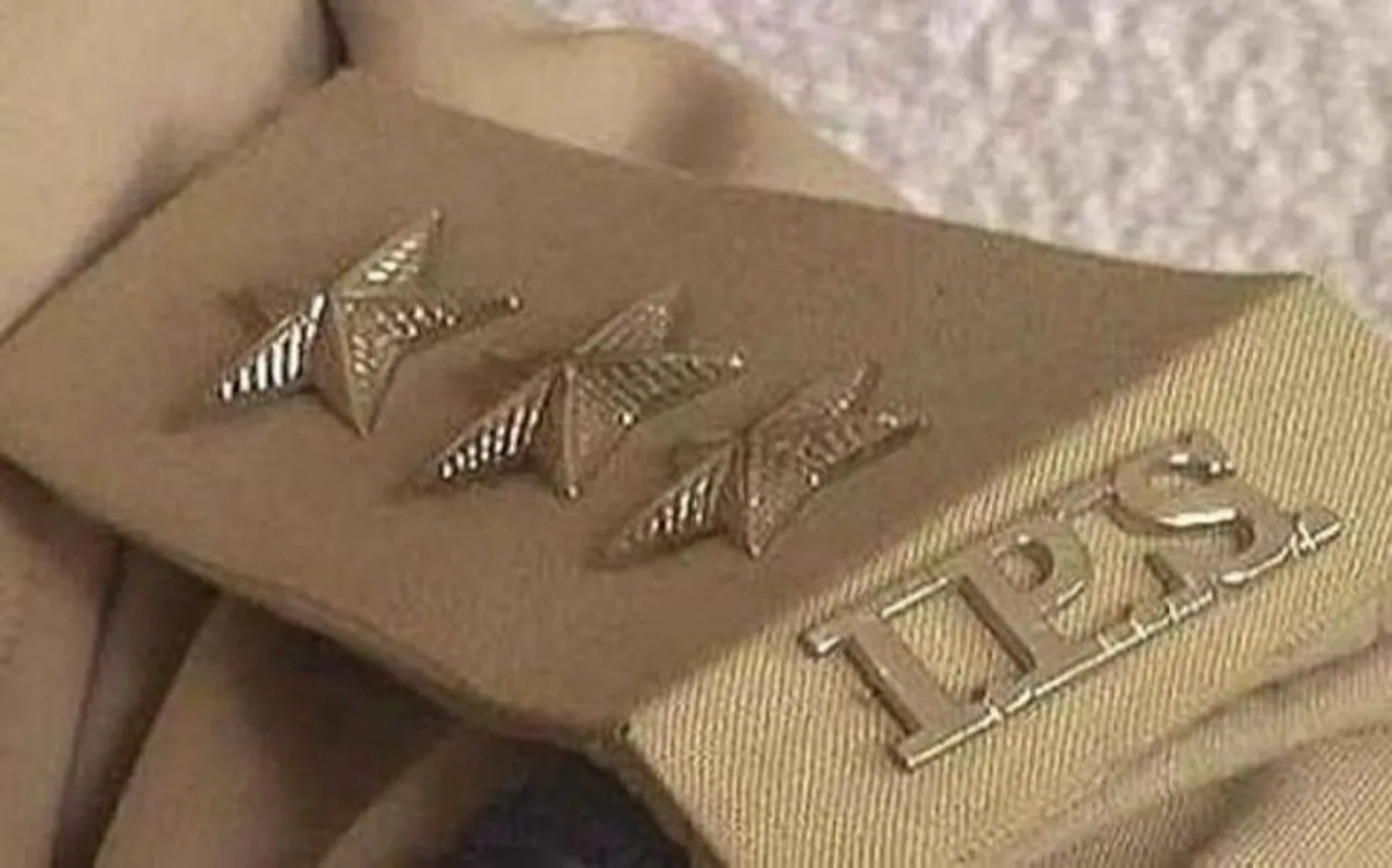 उत्तर प्रदेश में 6 IPS अफसरों के तबादले, डीजी और एडीजी स्तर पर बदलाव