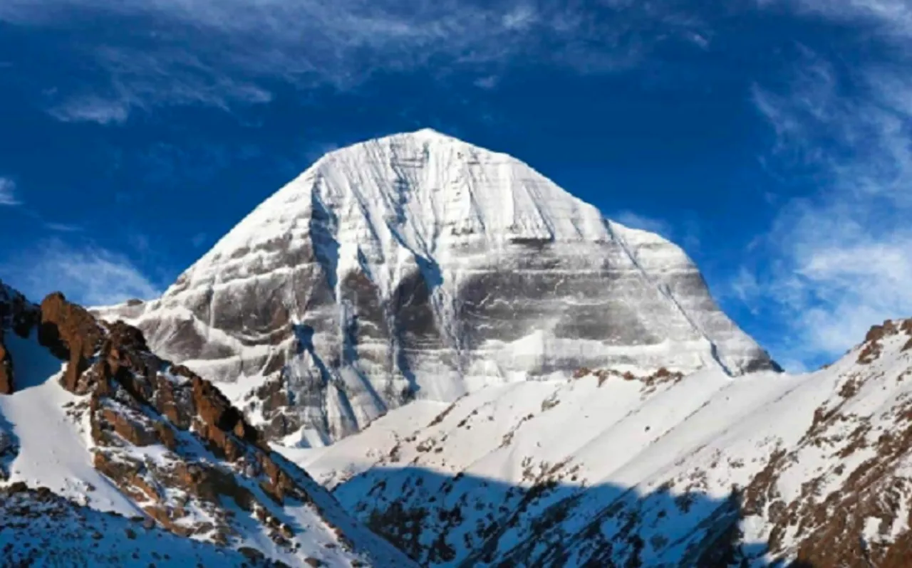 आसमान में सतरंगी प्रकाश और ॐ की गूंज, भगवान शिव के धाम कैलाश के अनसुलझे रहस्यों से नासा भी हैरान!
