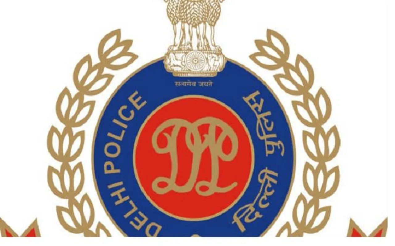 दो पक्षों के बीच बचाव करने पहुंचे पुलिसकर्मी को 2 महिलाओं ने जमकर पीटा, फाड़ दी वर्दी