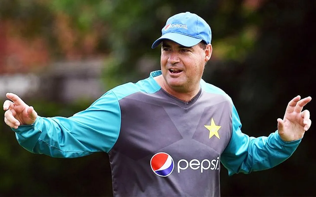 IND Vs PAK: इंडिया से मैच के पहले पाकिस्तानी कोच मिकी आर्थर ने टीम को दिया जीत का मंत्र, कही ये बड़ी बात